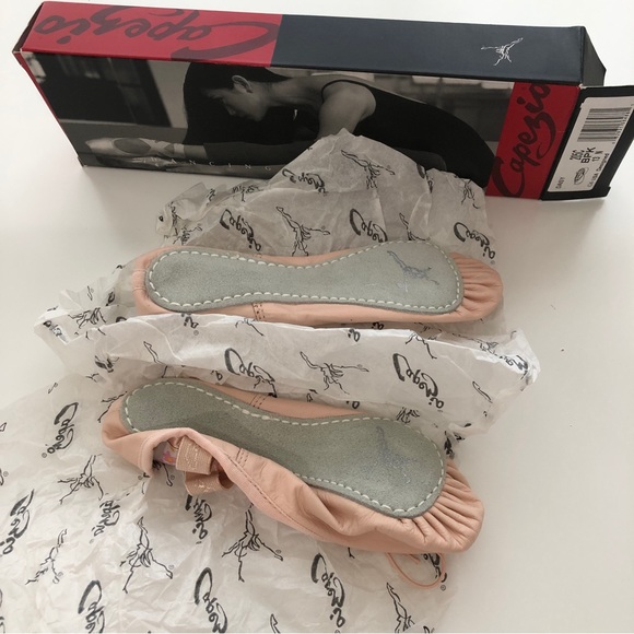🩰Capezio🎁NWT🩰Child Full Sole Leather Daisy Ballet Shoe Slipper 205C BPK Dance🩰 - Picture 3 of 7